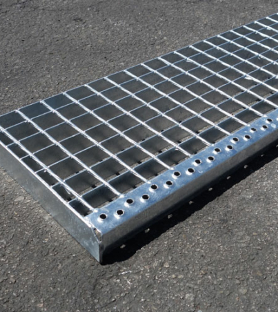 emparrillado-metalico-tramex-peldanos-escalera