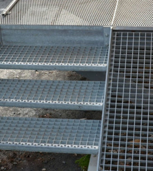 rejilla-tramex-y-peldano-escalera-rampa_600x600
